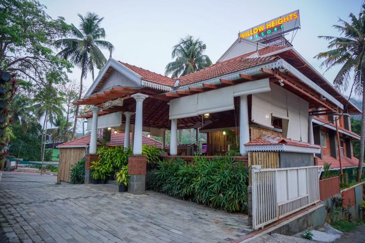 Willow Heights Athirappilly Exterior photo